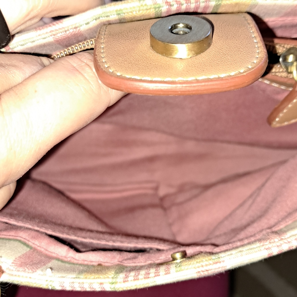 Ladies Relic Handbag - Picture 6 of 13